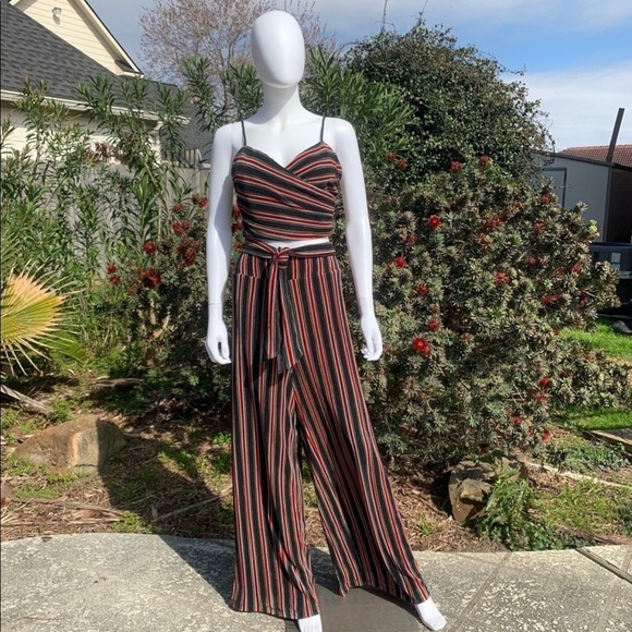 NWT House Of Harlow 1960 Relaxed Fit Flare Leg Boho Bubble Palazzo Pants - Picture 1 of 11